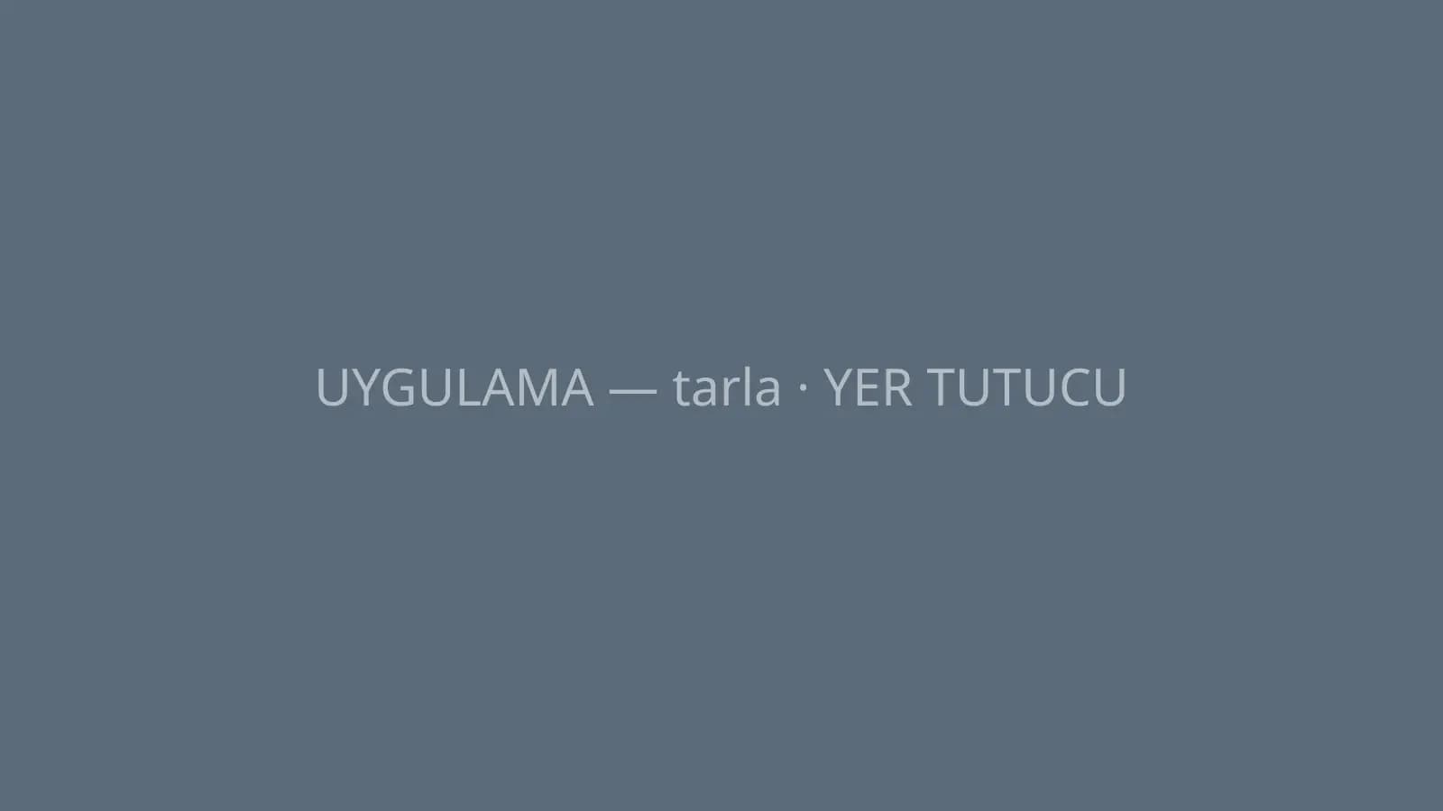 Sulanan tarlanın geniş açıdan görünümü